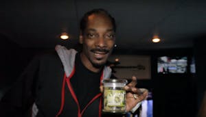 Snoop Dogg Smoking Strongest Marijuana – Kurupts Moonrock