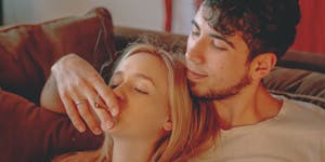 8 Awesome Date Ideas for Stoner Couples