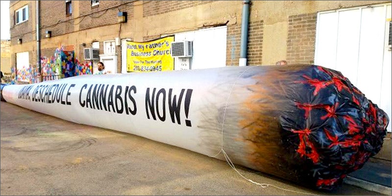 whbuds4 4,200 Free Joints Will Be Handed Out At Trumps Inauguration