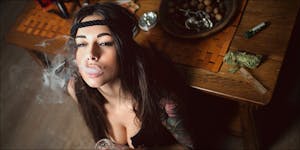 21 Surprising Things Men Say About Women Who Smoke Weed