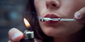 7 Ways To Not Burn Your Face While Smoking Blunts And Pipes