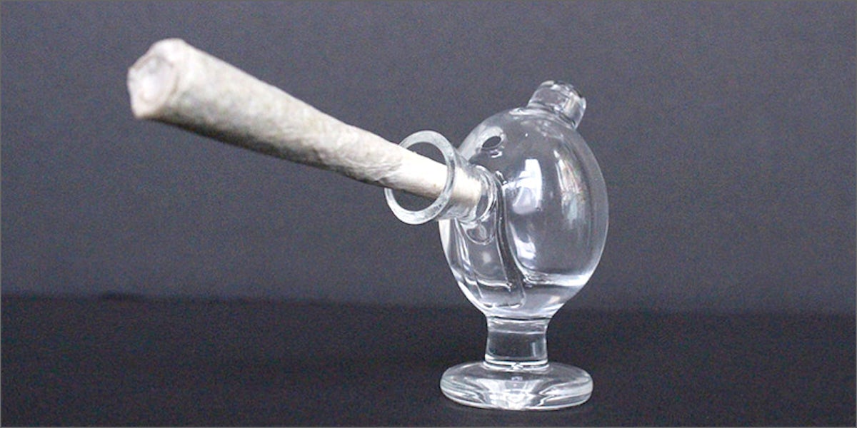 Smoke glass. Бонг Globe Bubbler. Трубка для выдувания стекла. Курительная трубка стекло. Выдувание стекла.