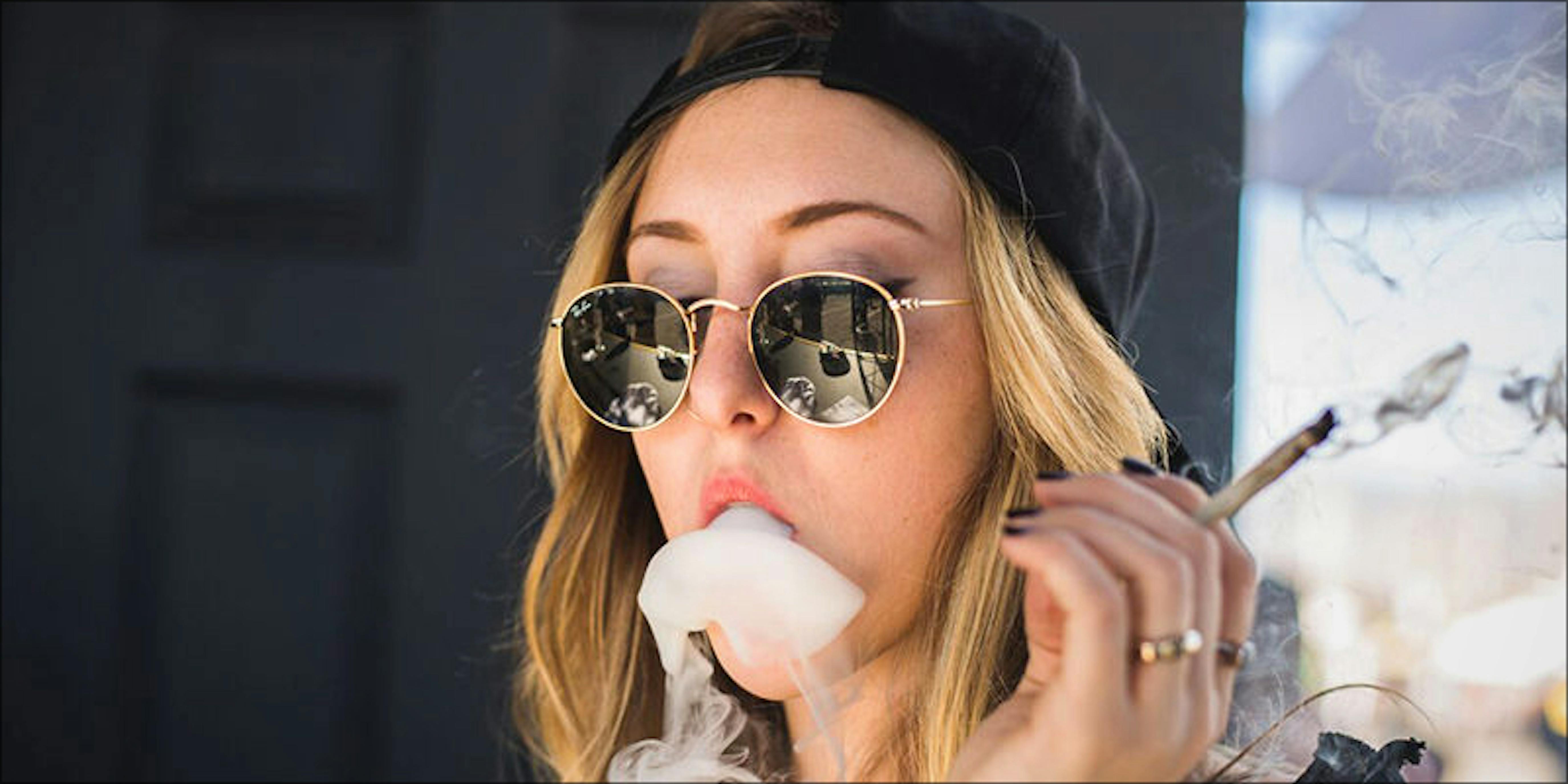 Sweating Like Crazy After Smoking Weed Youre Not Alone - 8s4d2ro
