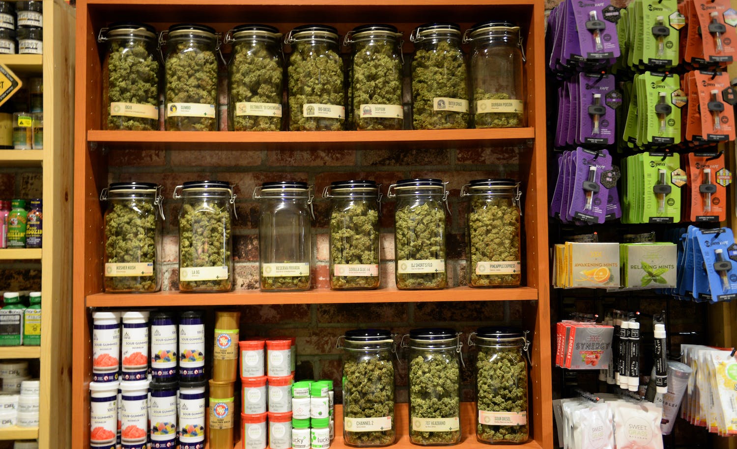 GettyImages 612287396 copy Colorado’s Dispensaries Officially Outnumber Its Starbucks and McDonald’s for the Third Year in a Row