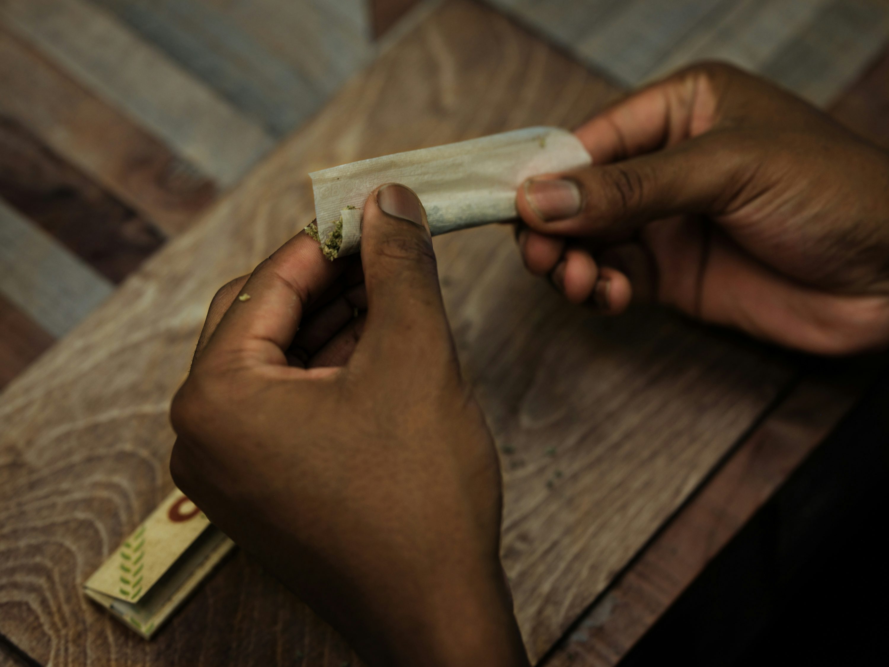 How to roll a joint 6 of 9 How to Roll a Joint That is Perfect in Every Way