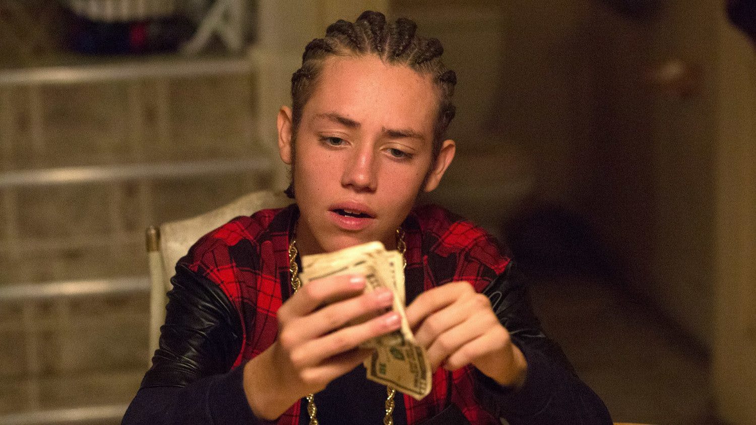 Shameless star Ethan Cutkosky was arrested for smoking weed and driving and gets a DUI