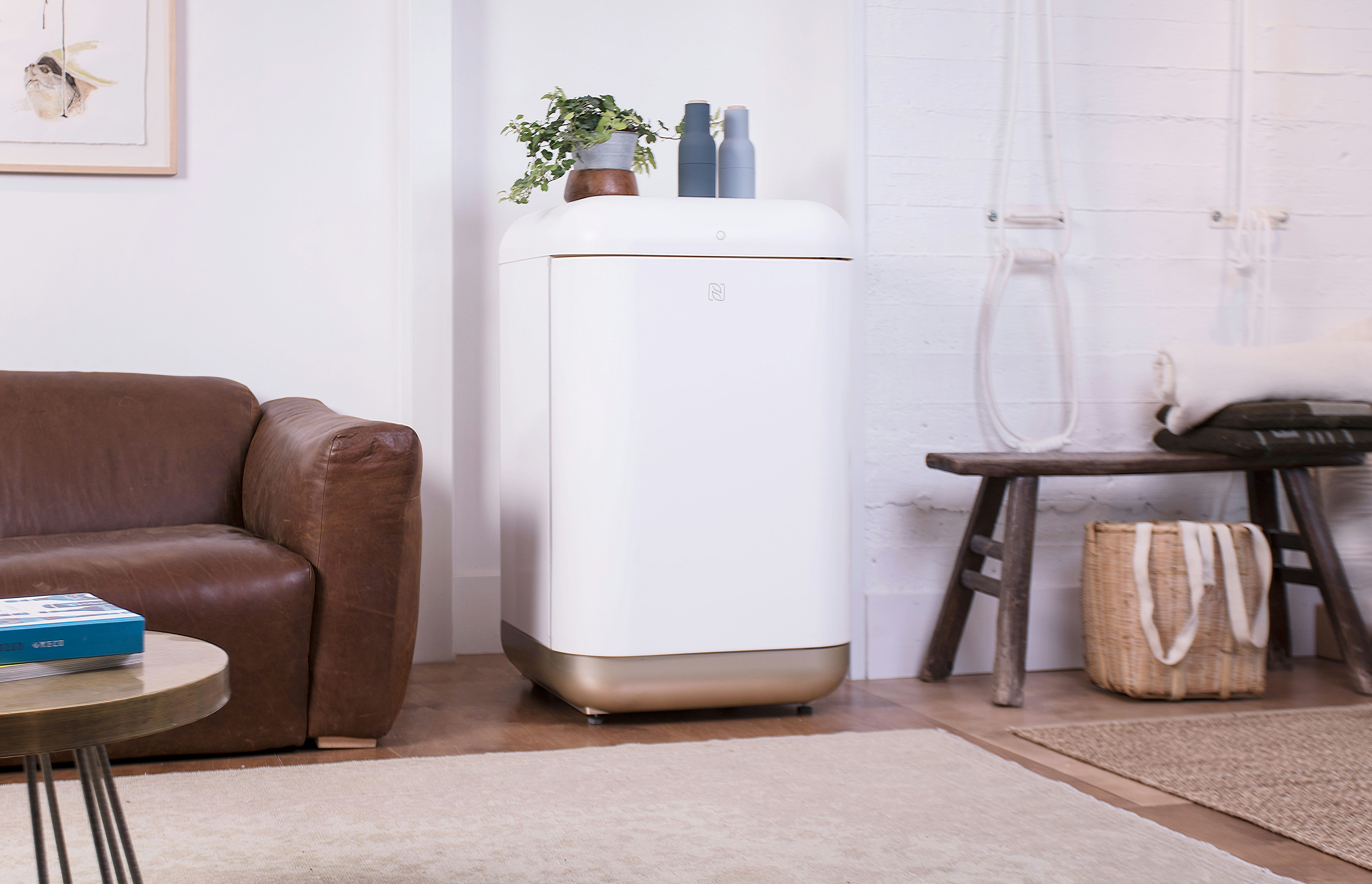 seedo hydroponic growing system by seedolab 1 This Machine Will Grow Weed Automatically And Message You When The Buds Are Ready To Smoke