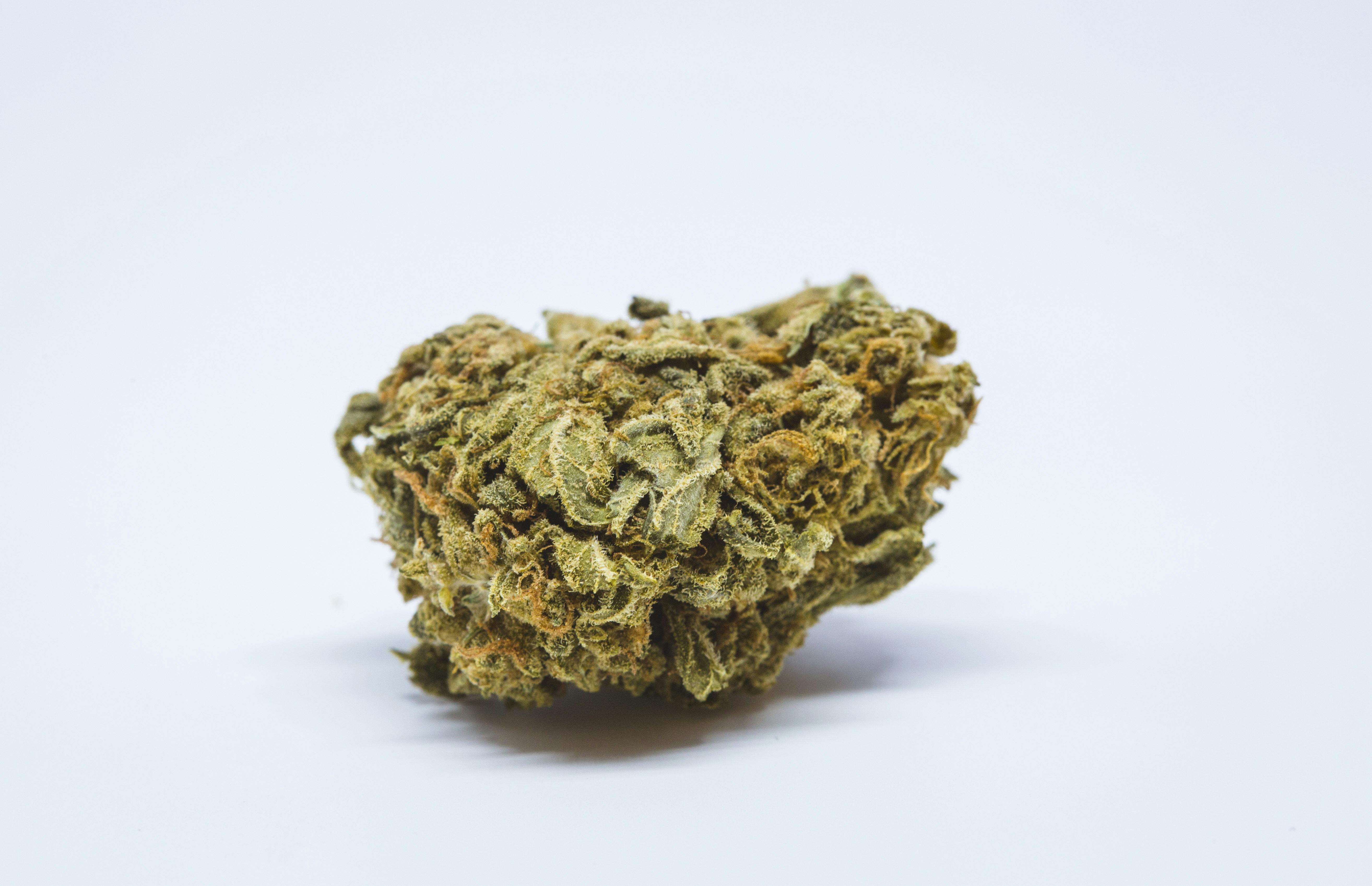 Platinum Kush Weed; Platinum Kush Cannabis Strain; Platinum Kush Indica Marijuana Strain