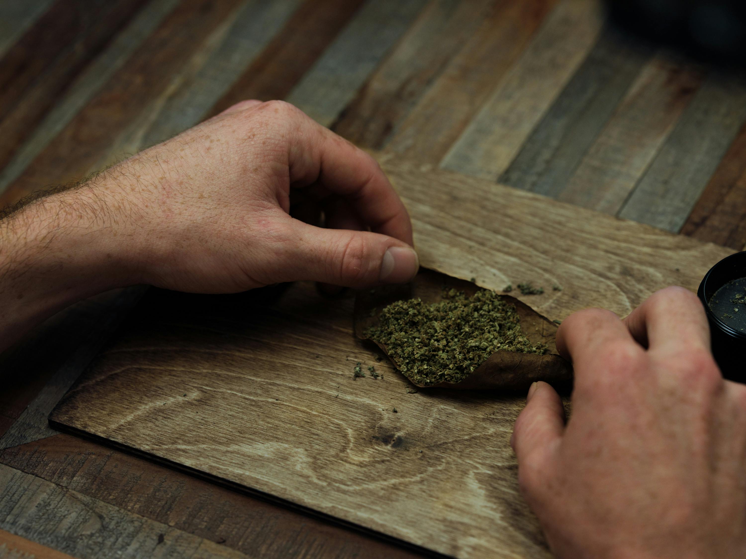 How To Roll A Blunt With Perfection - Your Step-By-Step Guide | HERB | Herb