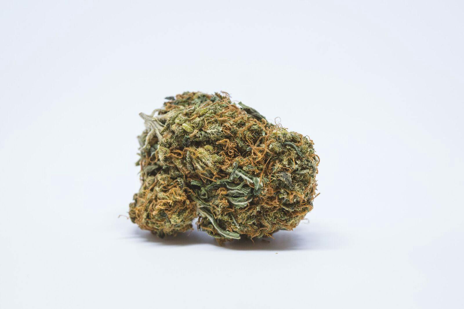 White Lavender Weed; White Lavender Cannabis Strain; White Lavender Hybrid Marijuana Strain