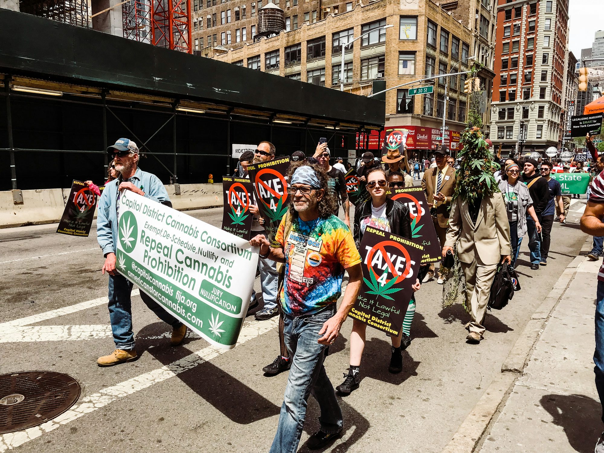 IMG 0909 Study Confirms That Alcohol And Tobacco Are Way More Dangerous Than Cannabis