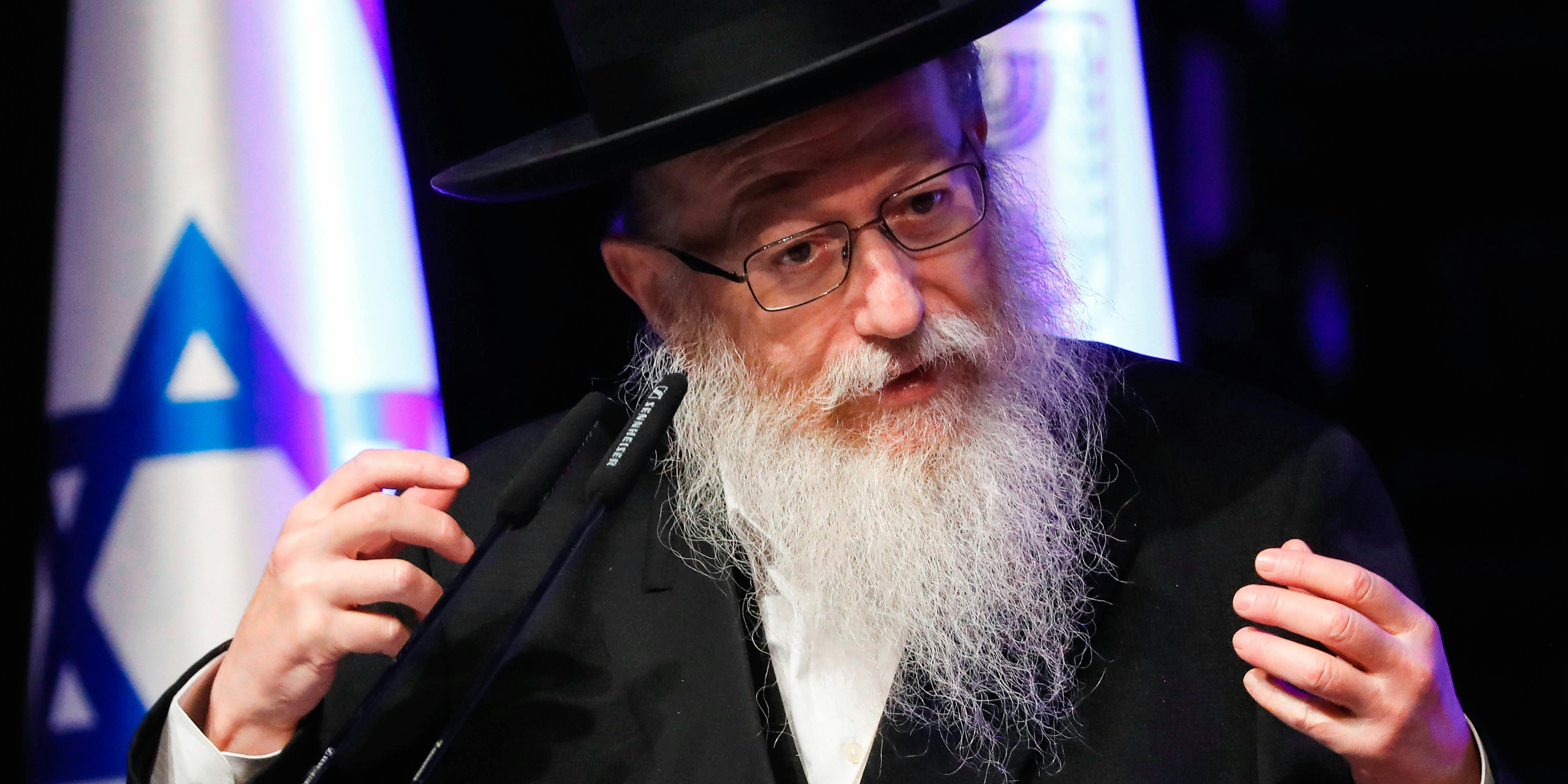 Cannabis Activist in Israel Chugs Entire Bottle of CBD Oil to Prove a Point