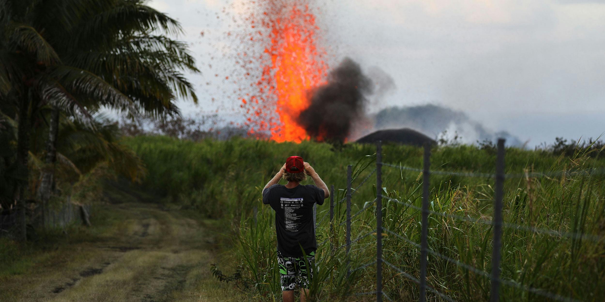 Hawaiian Cannabis Farmers Refuse to Leave Crops Amid Spreading Volcanic Lava