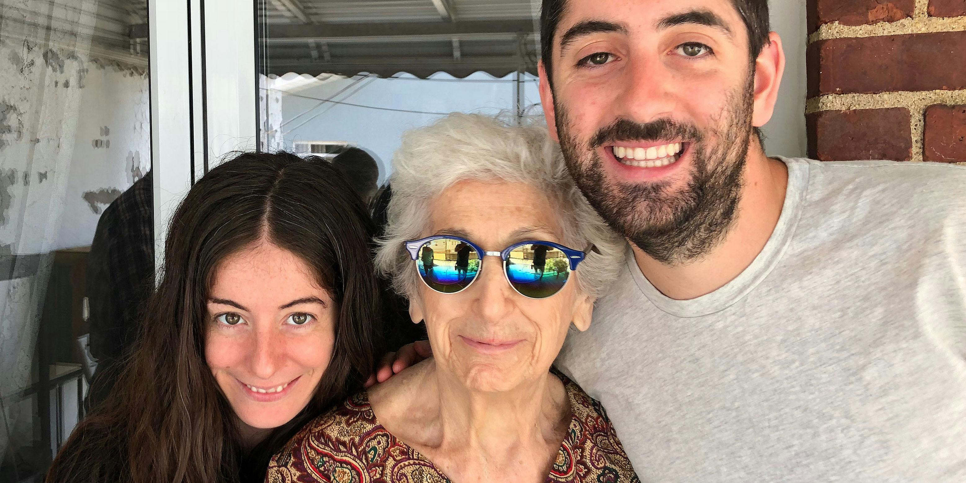 How I Helped My Grandma Treat Her Pain With CBD for Seniors