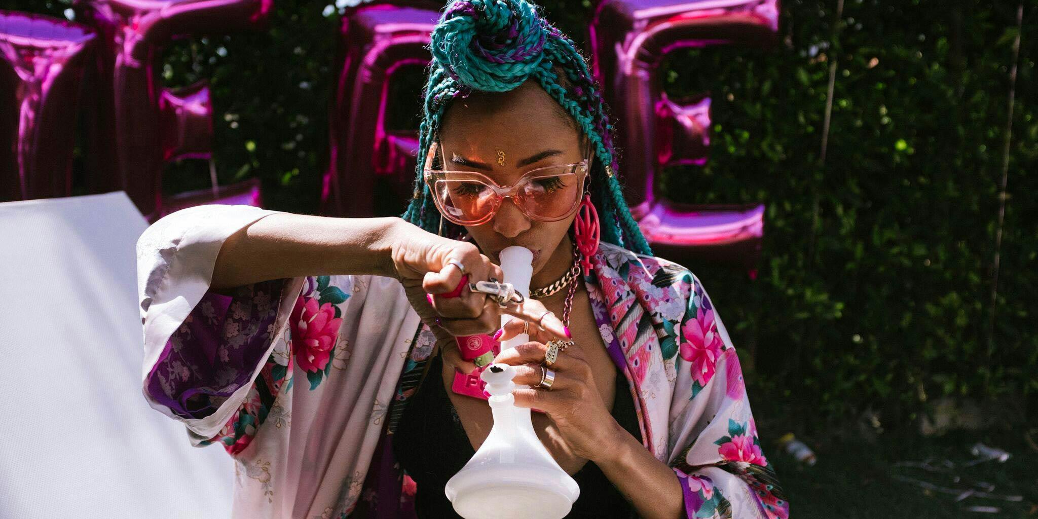 A Complete Guide to All the Best Bongs on the Market