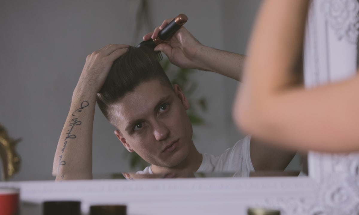 Cbd Oil For Hair Loss Does It Work And How Do You Use It Herb