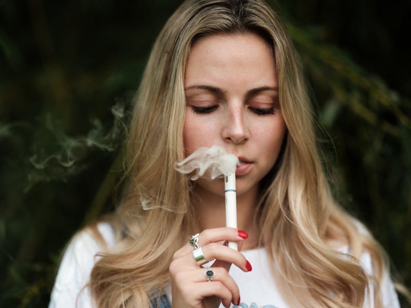 The 5 Best Alternatives to Smoking Weed For Cannabis Users1 The 5 Best Alternatives to Smoking Weed For Cannabis Users