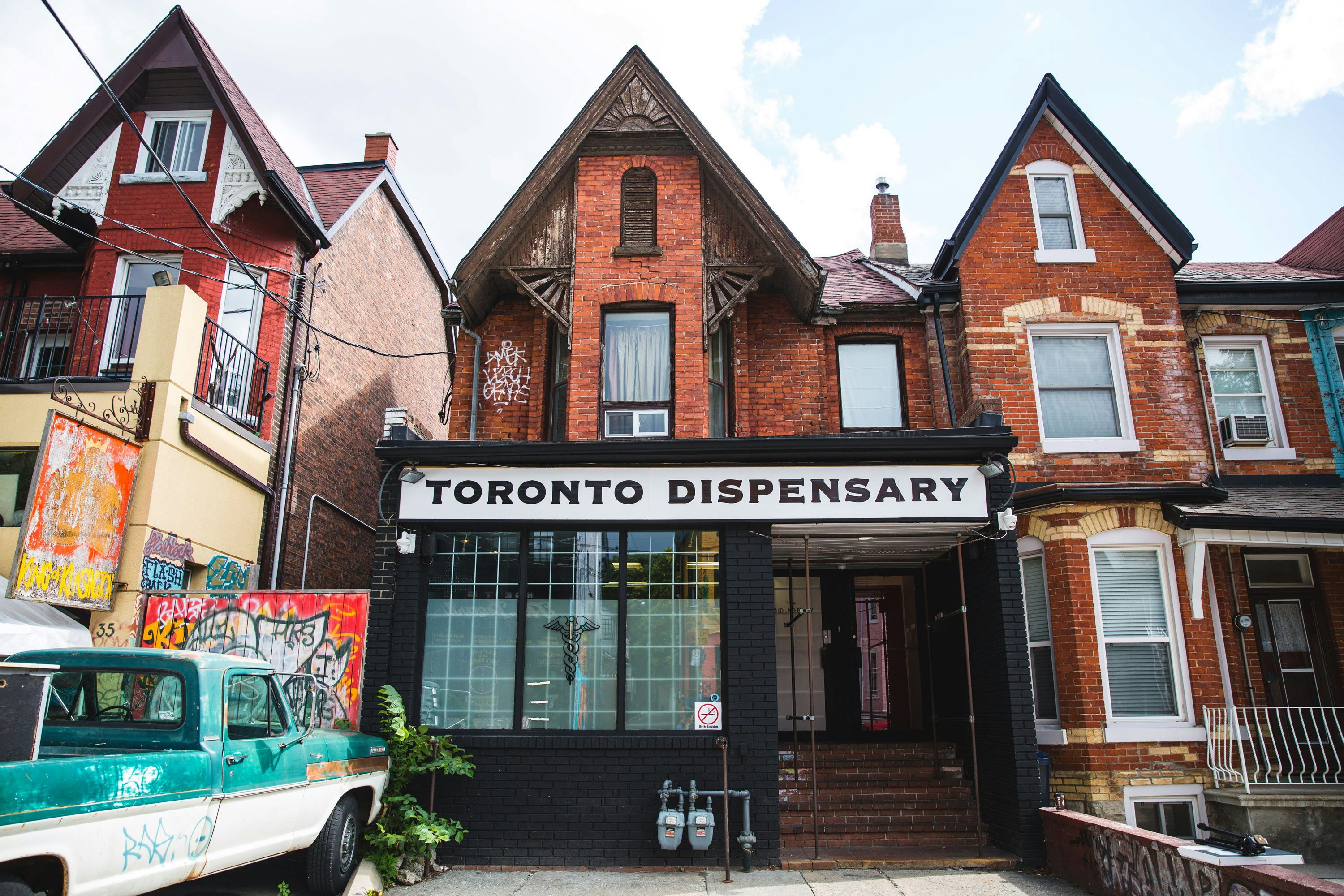 These are the Best Dispensaries in Toronto After Legalization Herbs Guide on the Best Dispensaries in Ontario, Canada