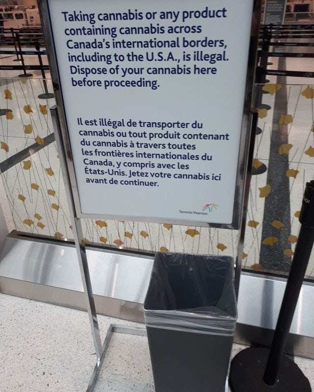Toronto International Airport Installs Amnesty Bins Reddit Goes Nuts Watch Snoop Dogg Smoke A Blunt In Front Of The White House