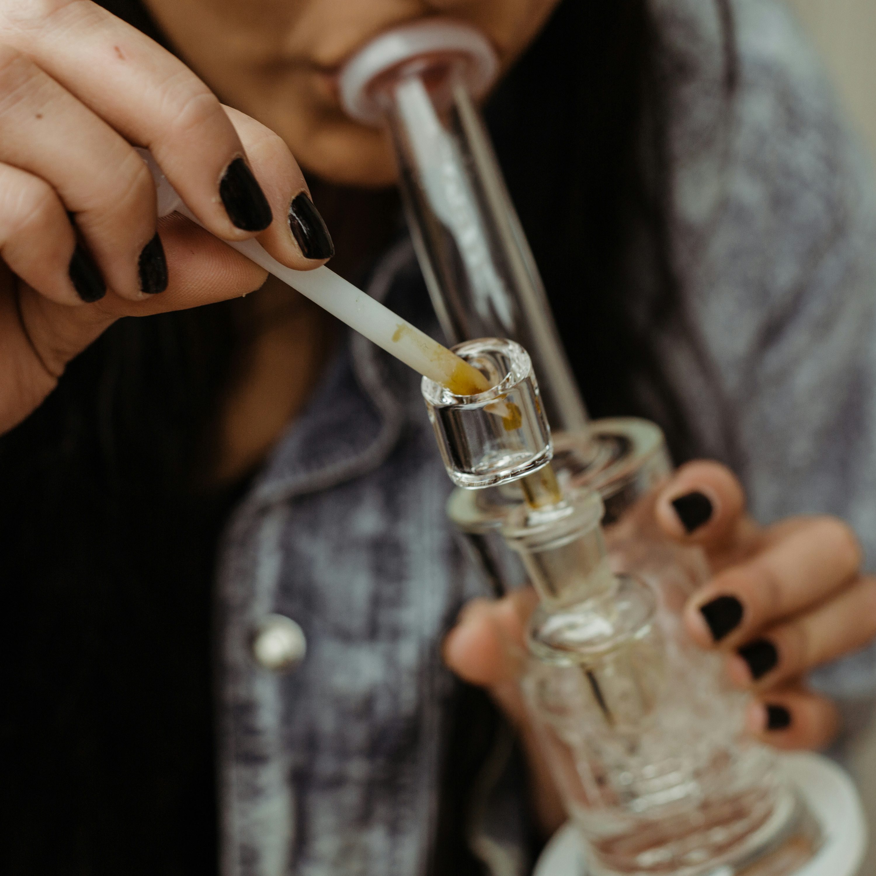 What is Shatter and How is it Different From Other Extracts? | Herb | Herb