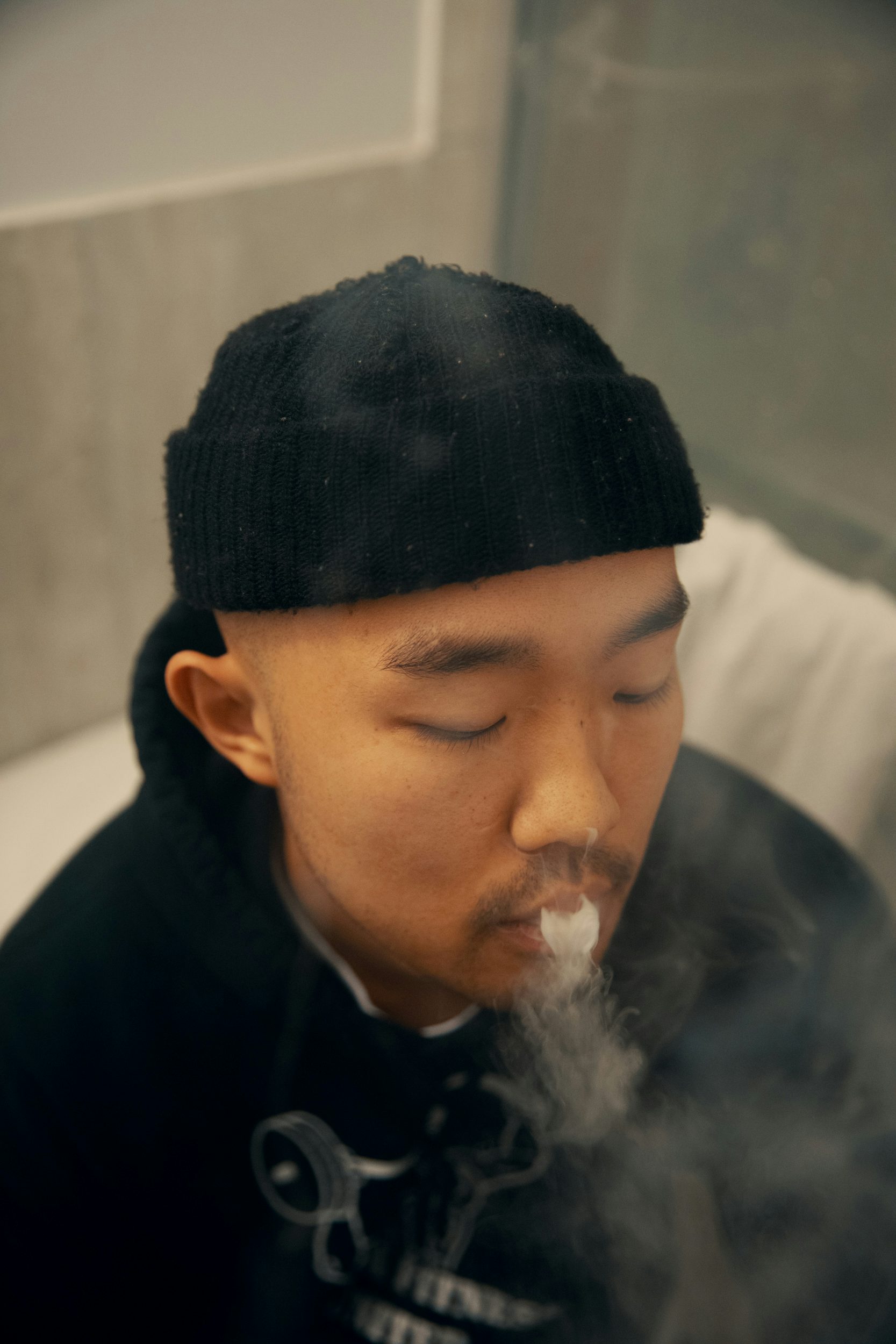 How to Hot Box 11 Wiz Khalifa Hot Boxes Dressing Room; Boots Shiggy For Coughing