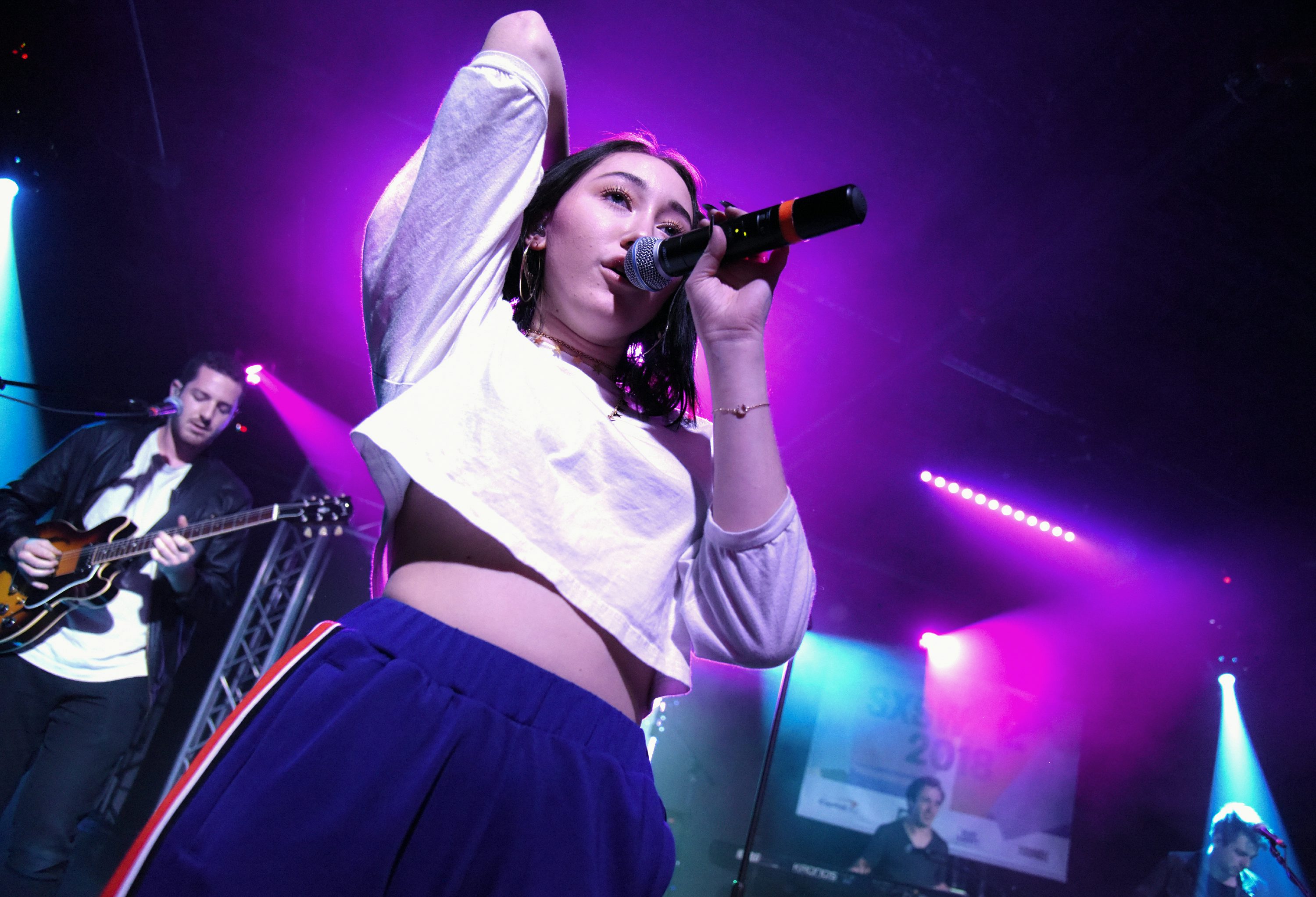 Noah Cyrus 2 1 Wiz Khalifa Hot Boxes Dressing Room; Boots Shiggy For Coughing