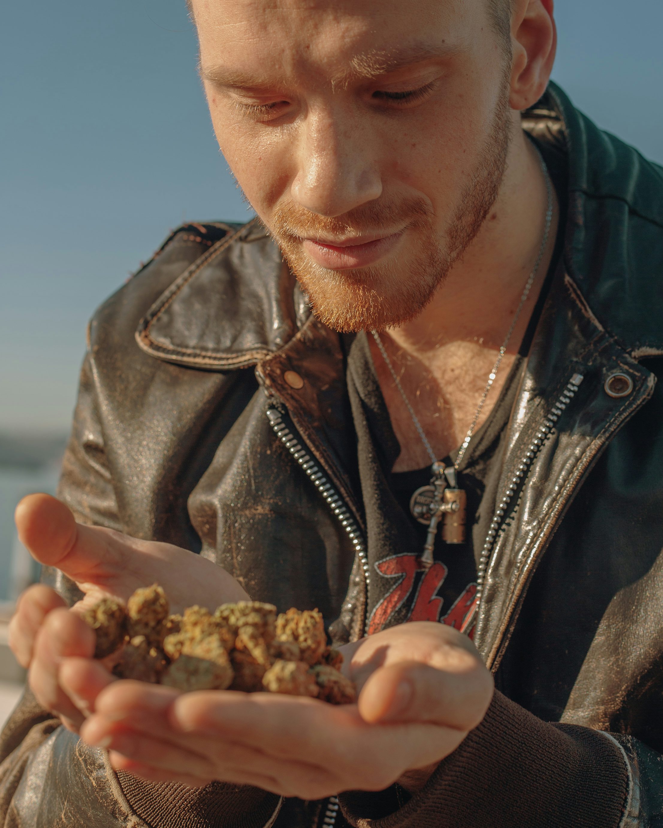 Make Sure Youre Not Getting Ripped Off With The Ultimate Guide To Weed Prices e1547673484553 How To Make Super Soil And Grow Better Cannabis Plants