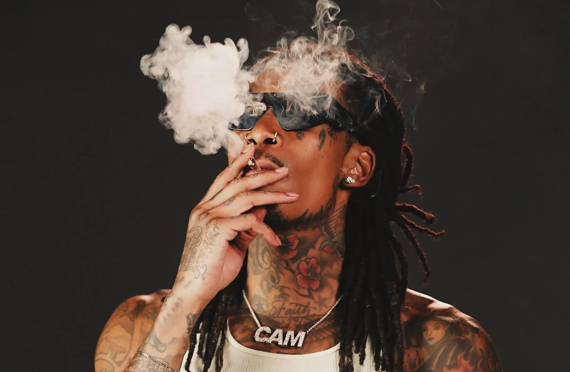 Captura de pantalla 2024 10 16 180924 Smoke Like Wiz Khalifa: These Are The Rolling Papers Wiz Khalifa Uses