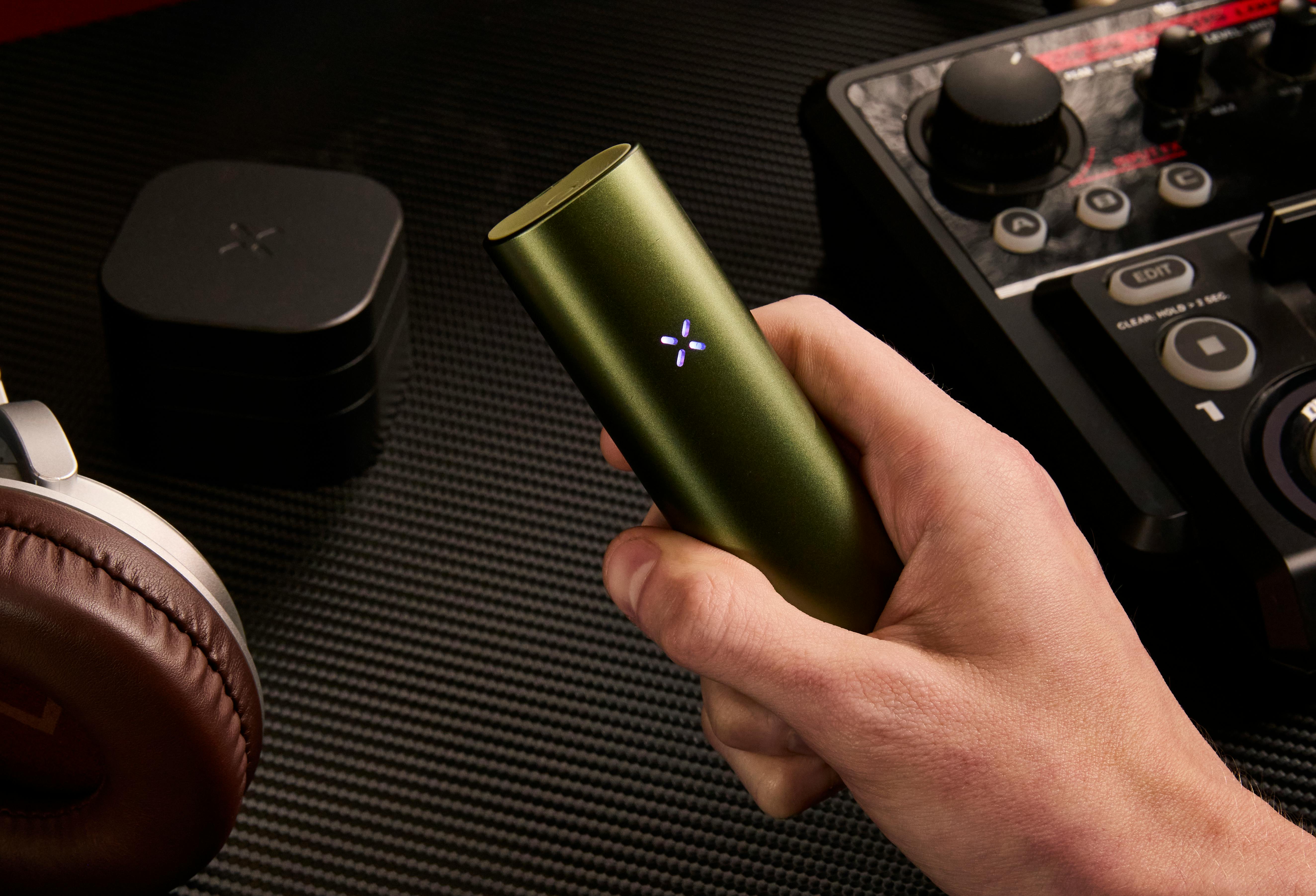 vape with replaceable pods BMOR Fuse 900mAh Pod System Starter Kit With 4ML Refillable Replaceabl